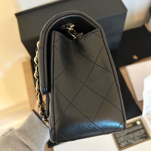 Chanel mini rectangular classic flap black lambskin gold hardware - Picture 4 of 9